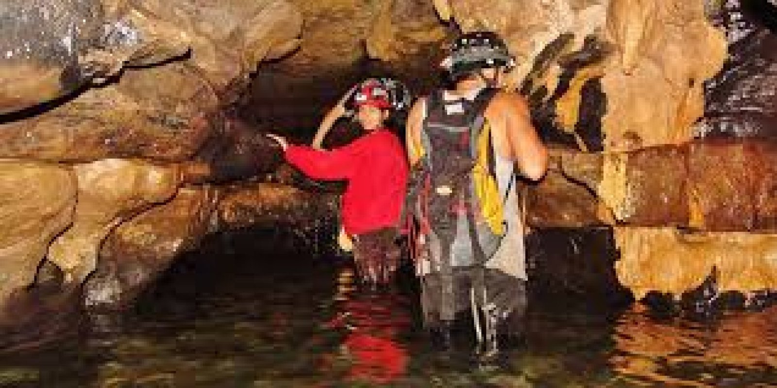 Aventura Subterránea en Ecuador: Turismo en Cuevas, Cavernas y Formaciones Kársticas