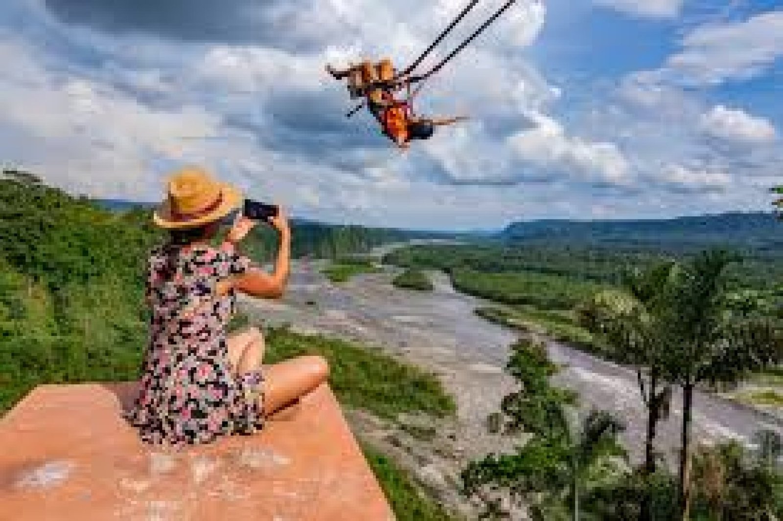 Adventure in the Pastaza Canyon: Rafting and Nature in Ecuador