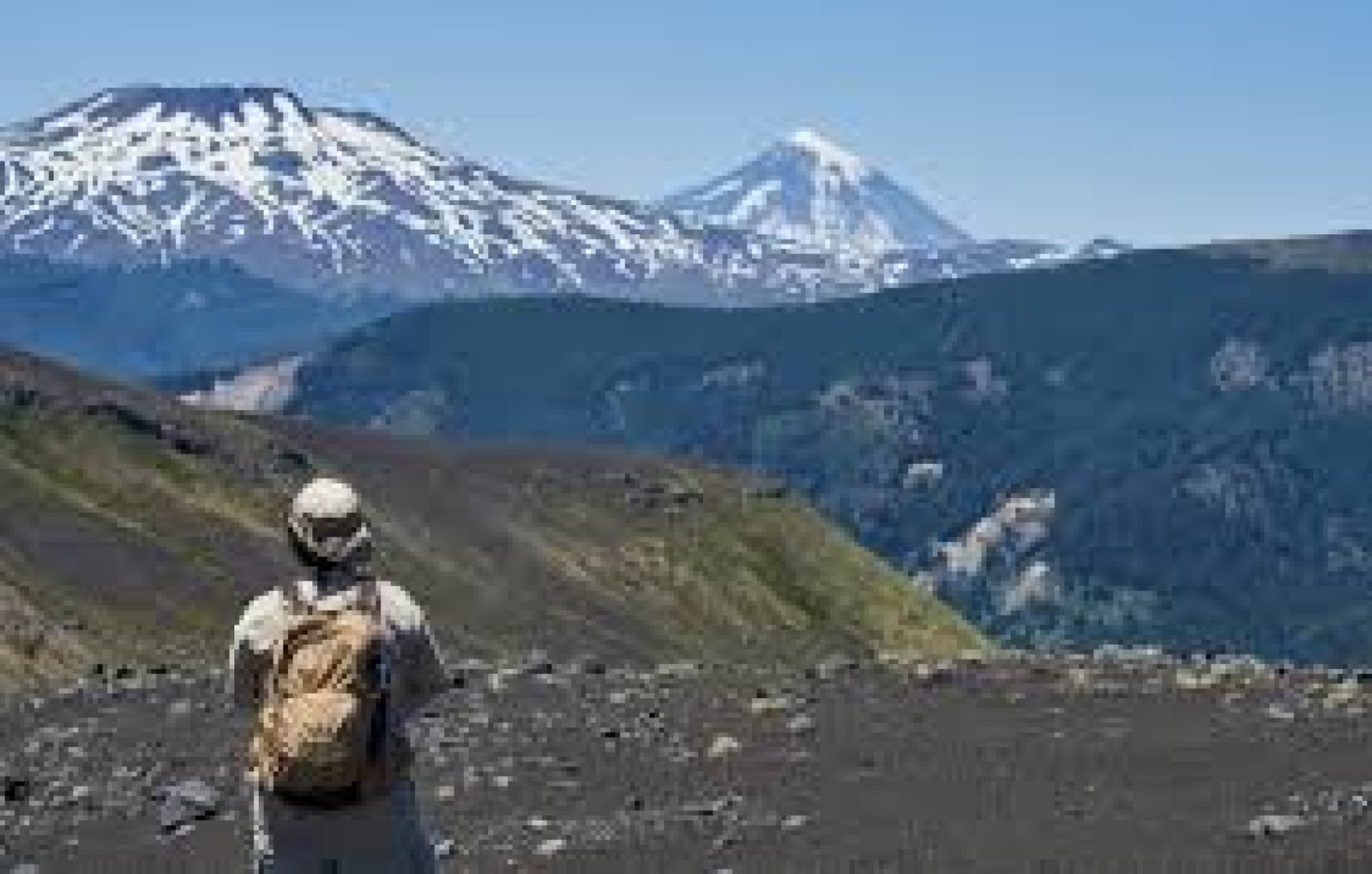 Scenic Hikes Around the Volcanoes of Ecuador’s Central Highlands