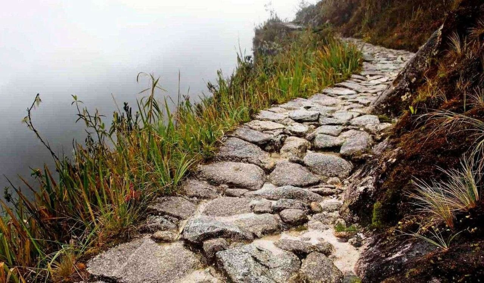 Sacred Paths in Ecuador: Trails of Ancestral Wisdom and Spiritual Connection