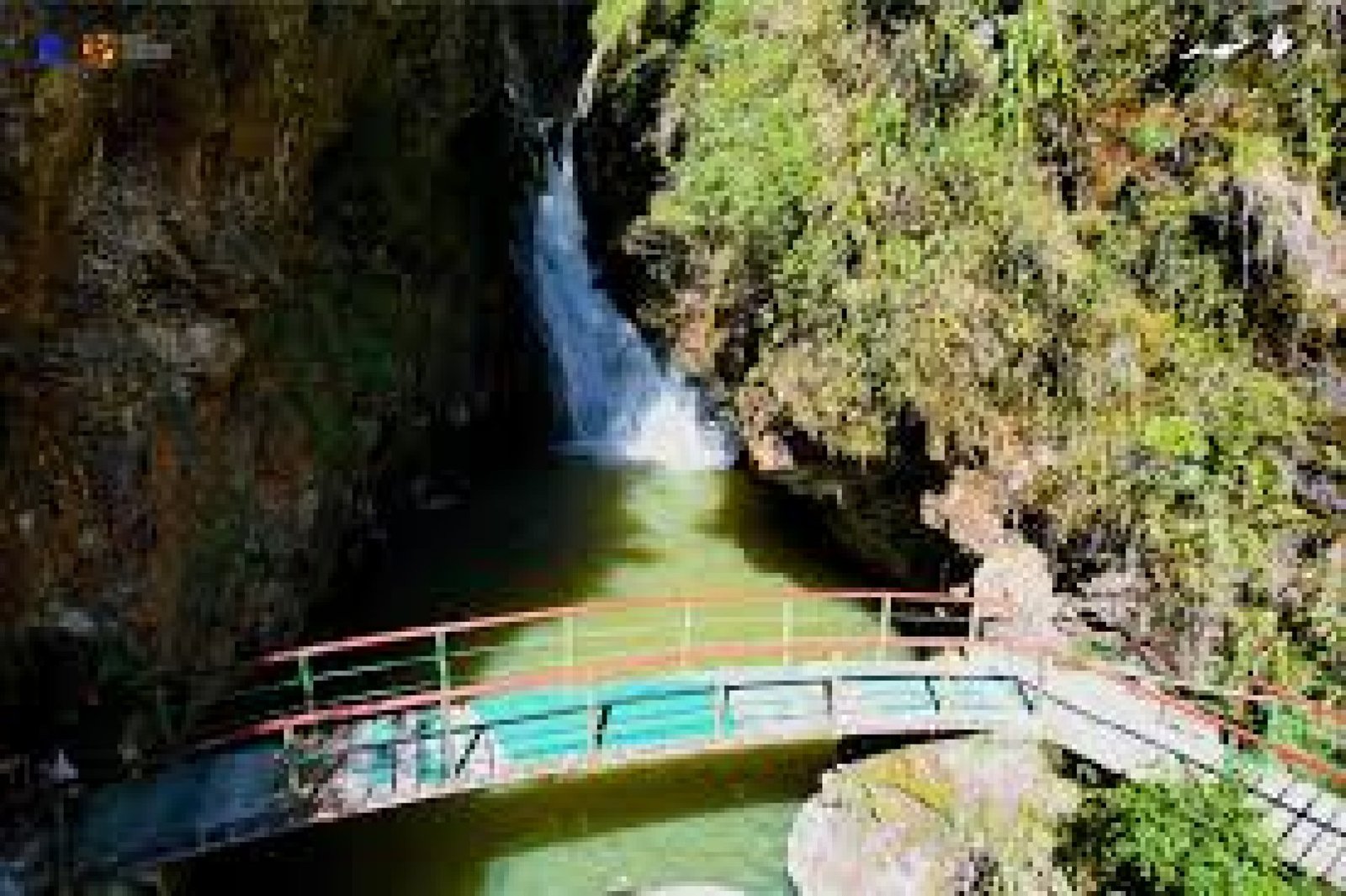 El Santuario Waterfall in Oyacachi: hot springs and páramo nature in Napo, Ecuador