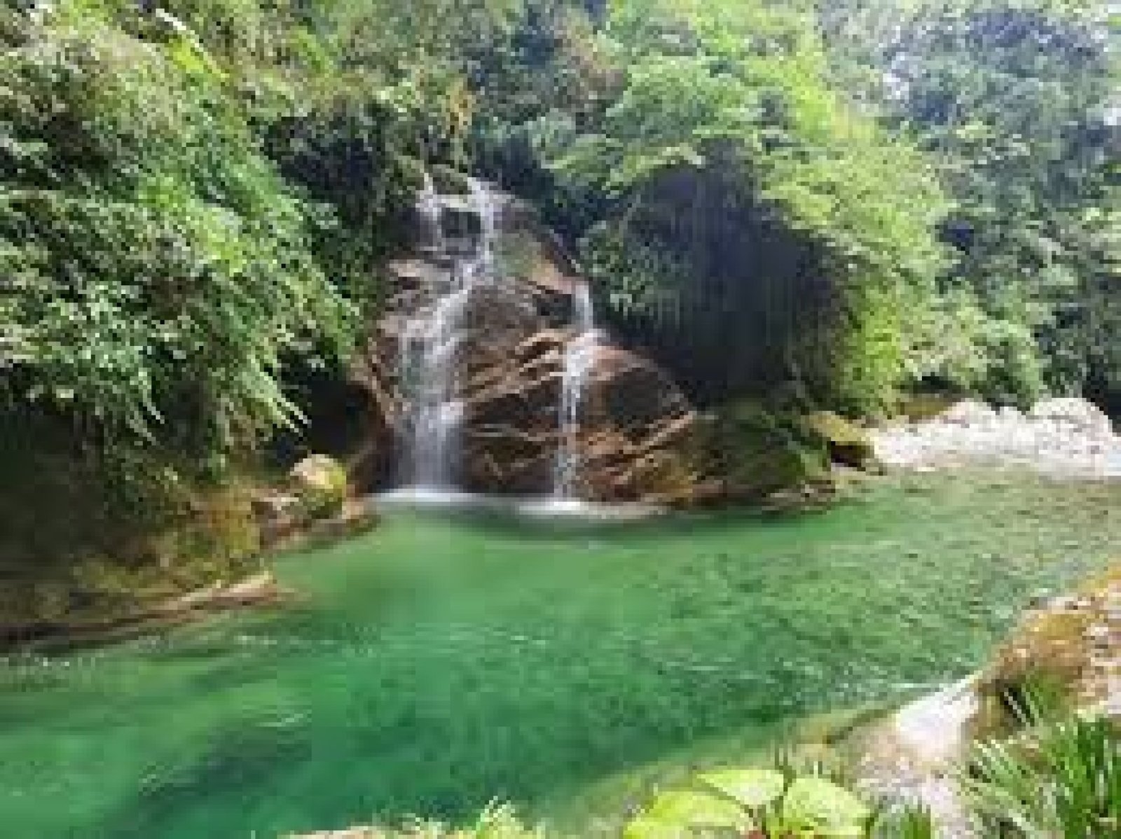 Hidden Waterfalls of Ecuador’s Oriente: Adventure and Nature in the Amazon