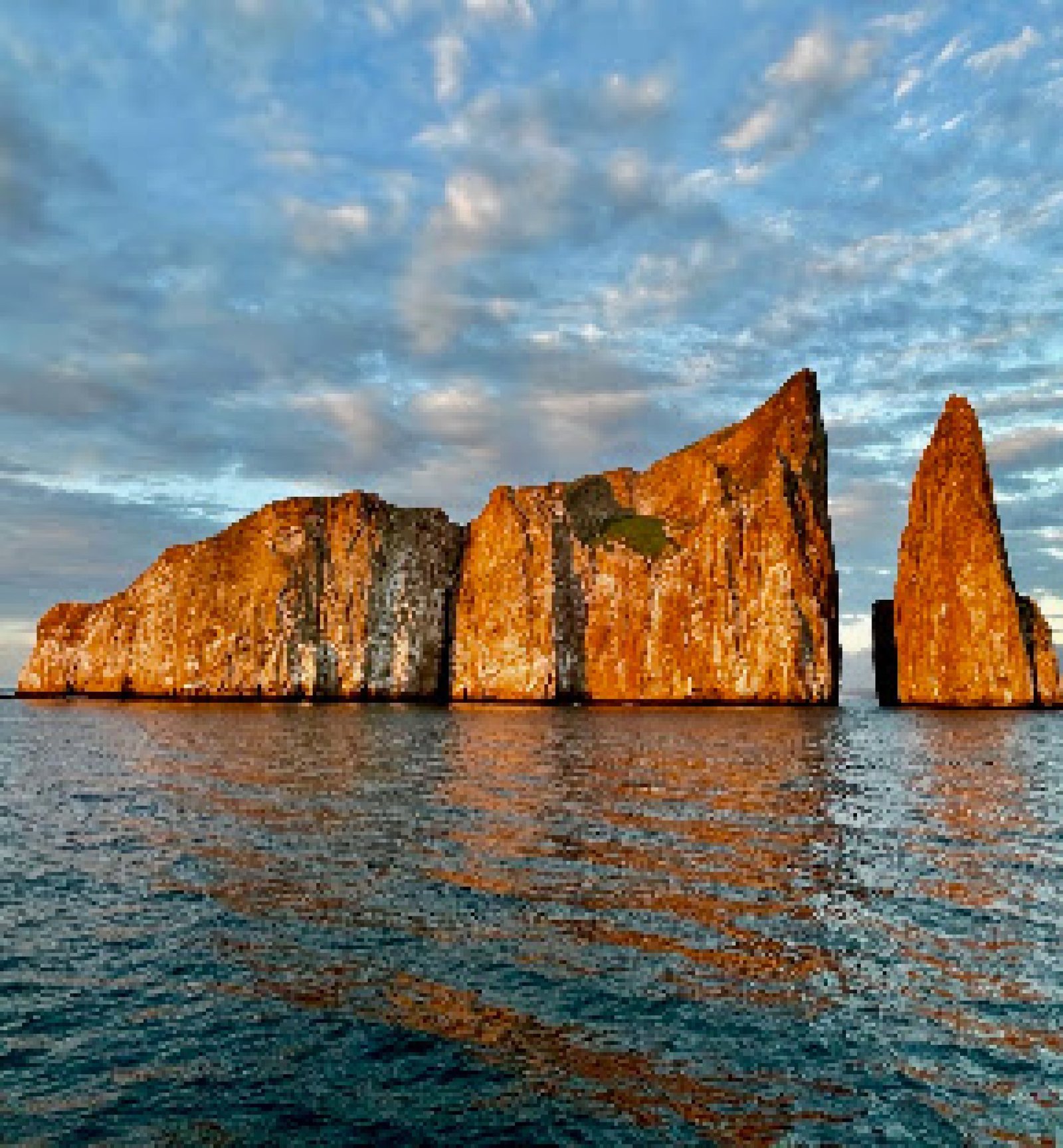 Kicker Rock Galápagos: Snorkeling Tour, Wildlife & Travel Guide