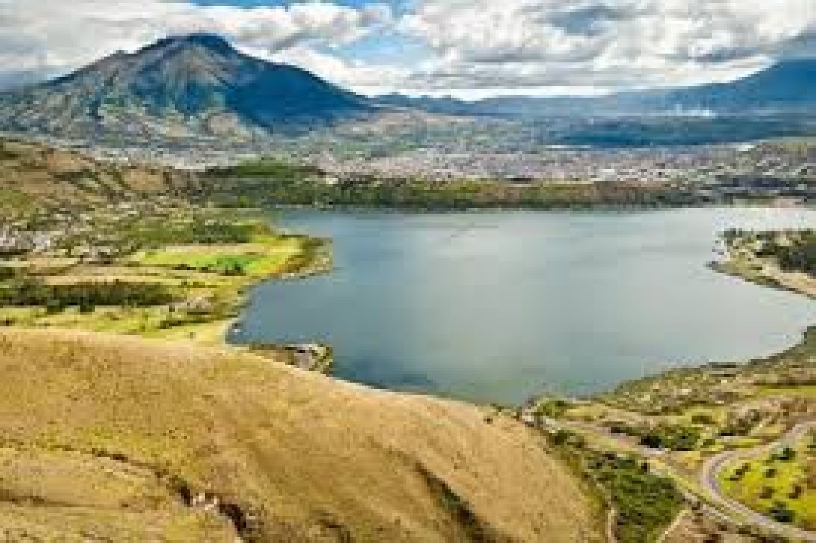 The Lakes Route in Imbabura: Cuicocha, San Pablo, and Yahuarcocha