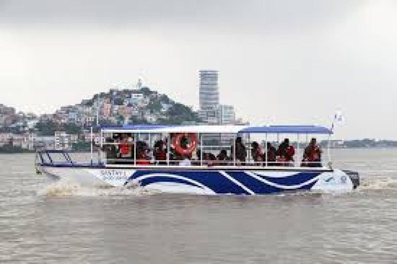 River Ferries of the Guayas: everyday mobility and riverside life in inland Ecuador