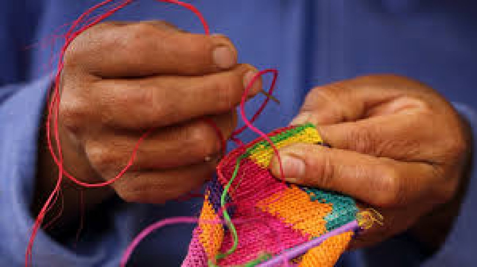 Hands That Weave the Earth: Artisanal Tourism Routes in Ecuador