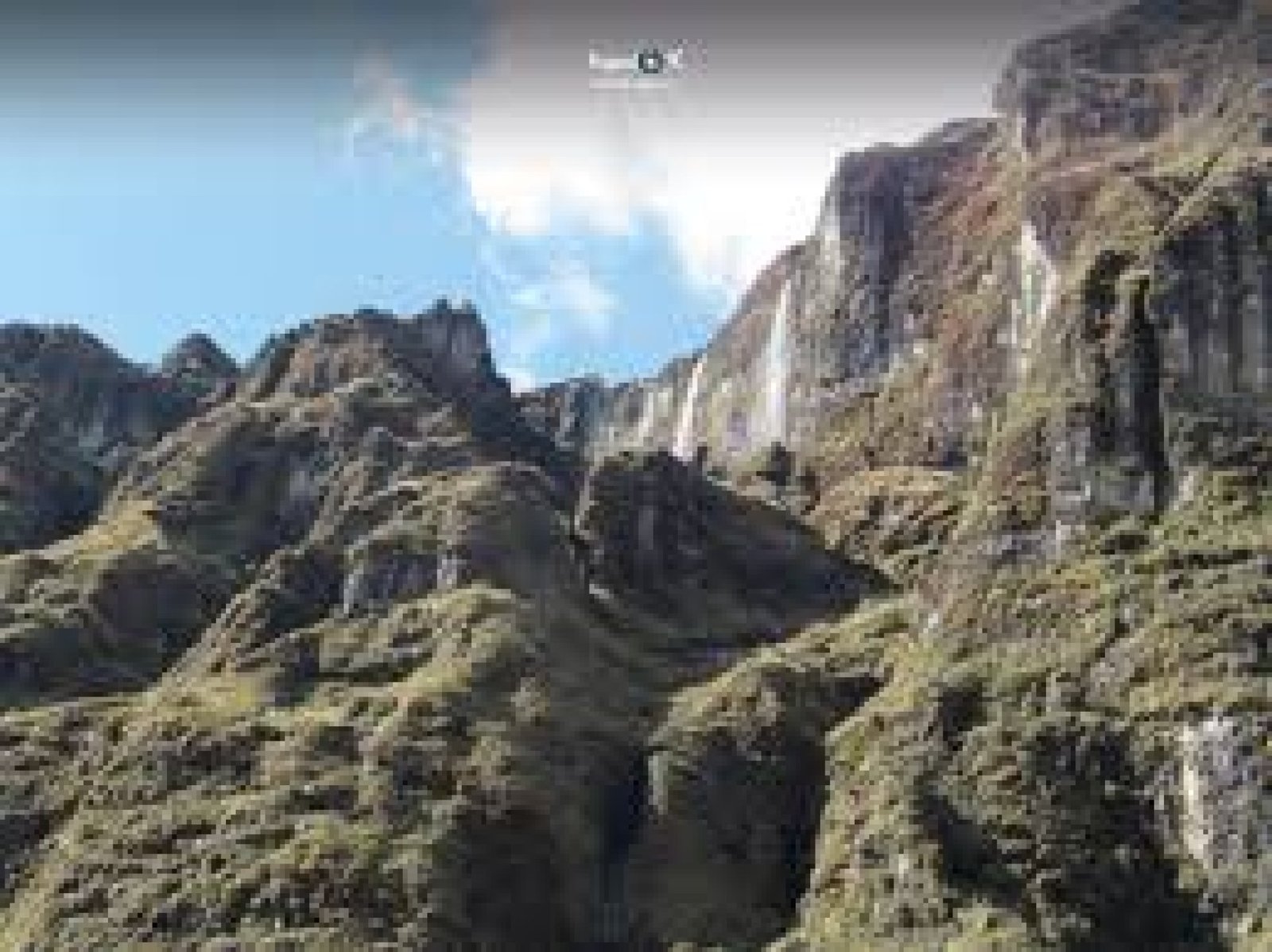 Montañas Sagradas del Ecuador: Turismo Espiritual y Cosmovisión Andina