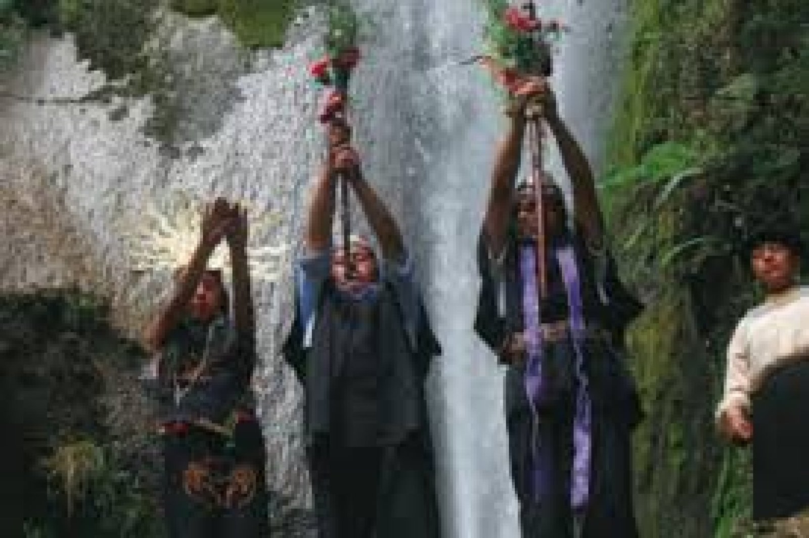Saraguro Route: Tradition, Clothing, and Living Culture in Ecuador