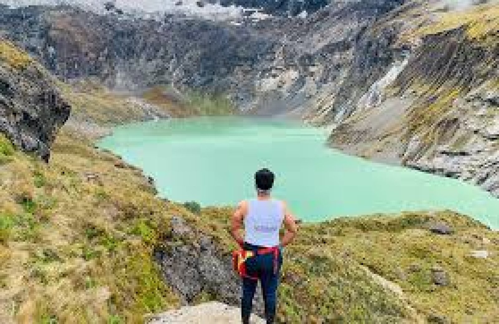 Hiking Among Sacred Lagoons of the Ecuadorian Andes