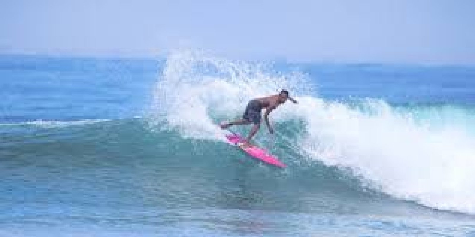 Surf in Montañita: Waves, Youth Culture, and Nightlife