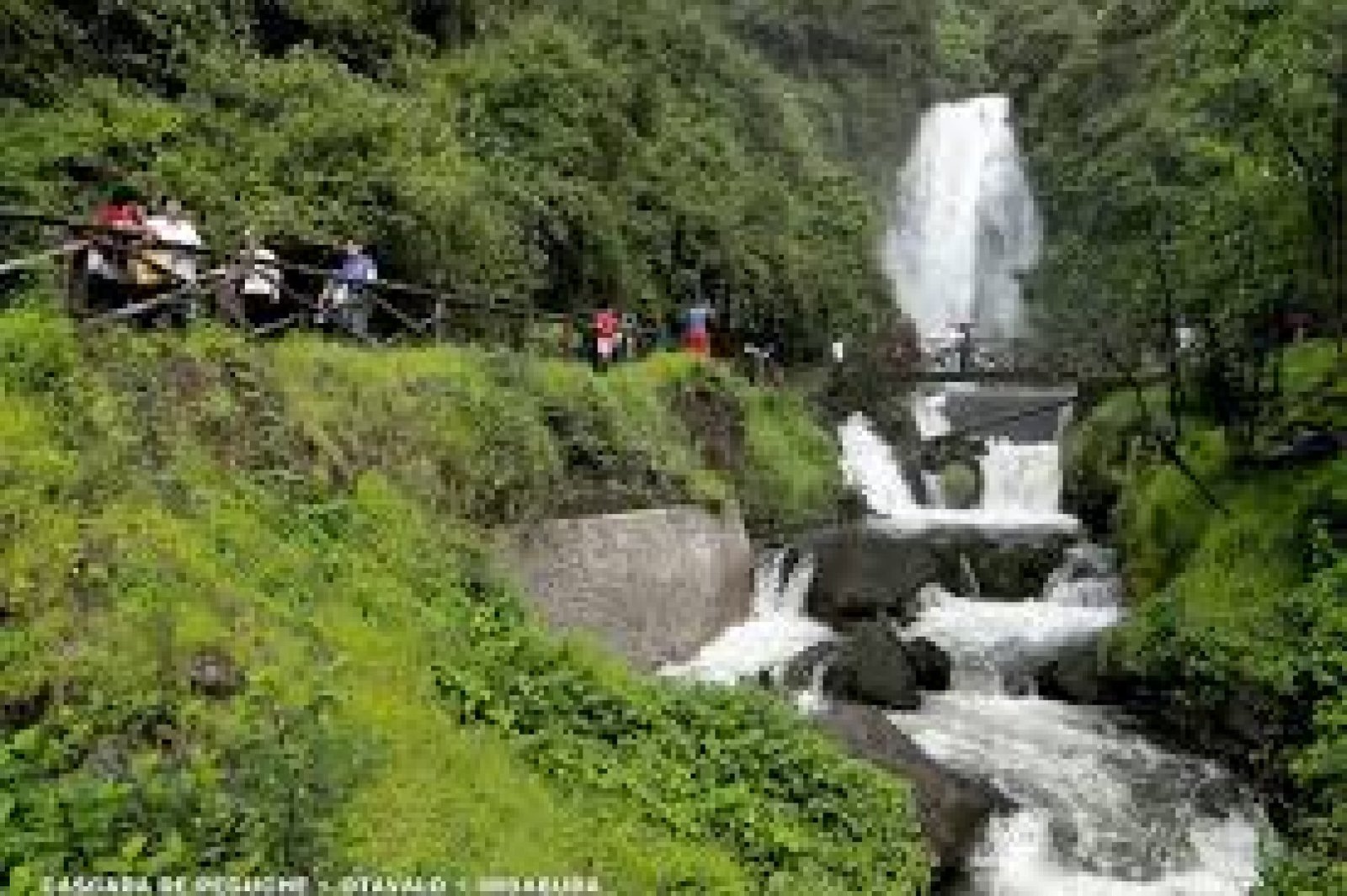 Tour de aventura en la Cascada Peguche cerca de Otavalo: naturaleza y cultura
