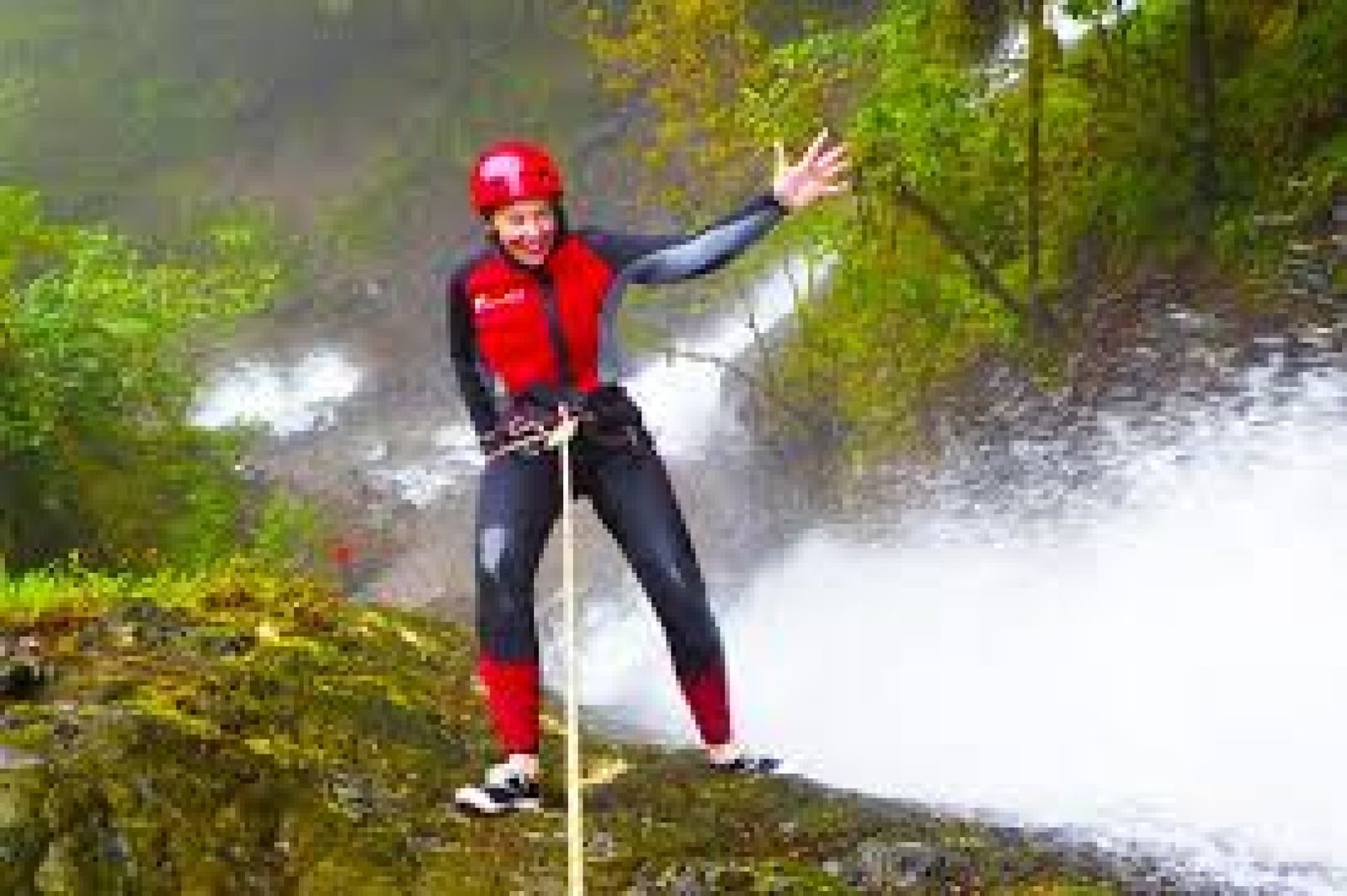Qué llevar para un tour de canyoning en Baños: guía práctica para tu aventura