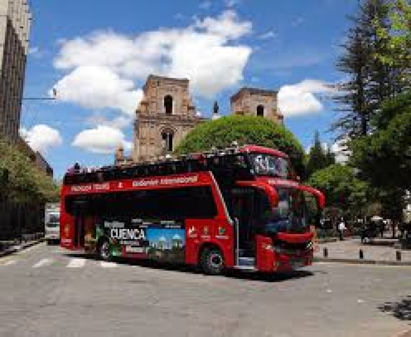Tourist Transportation in Ecuador: What You Need to Know Before Booking