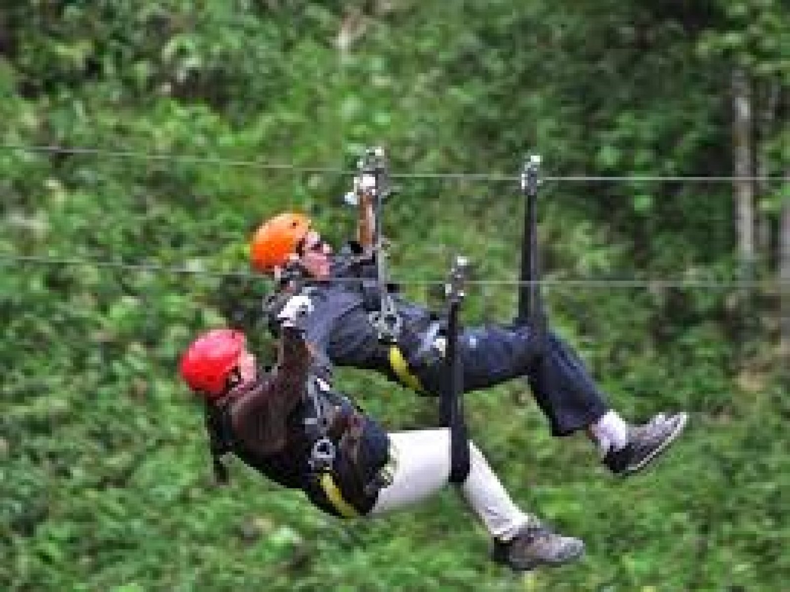 Turismo de aventura en Baños de Agua Santa: adrenalina y naturaleza