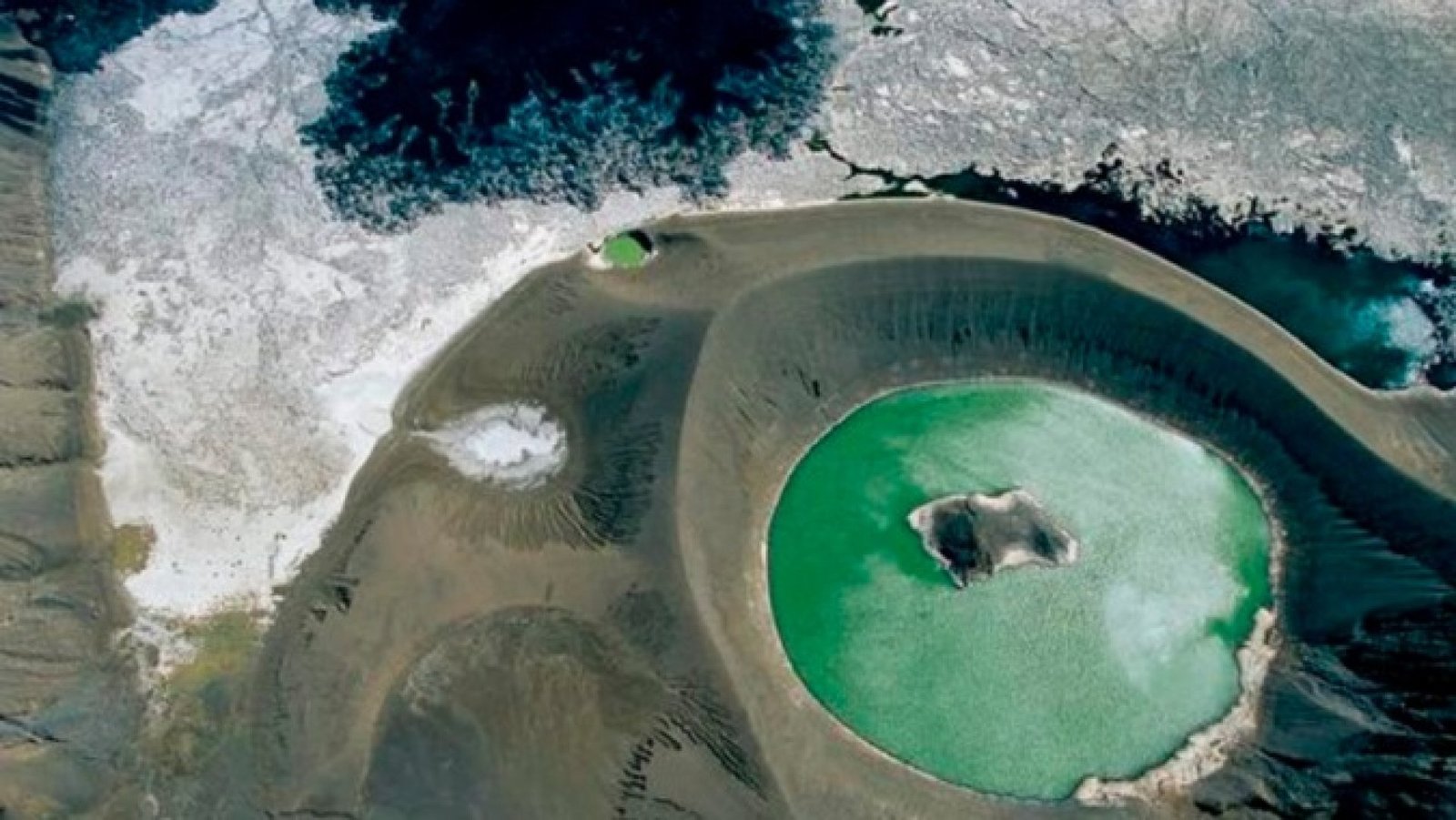 Paisajes Volcánicos de Galápagos: Explorando el Fuego y el Hielo de las Islas