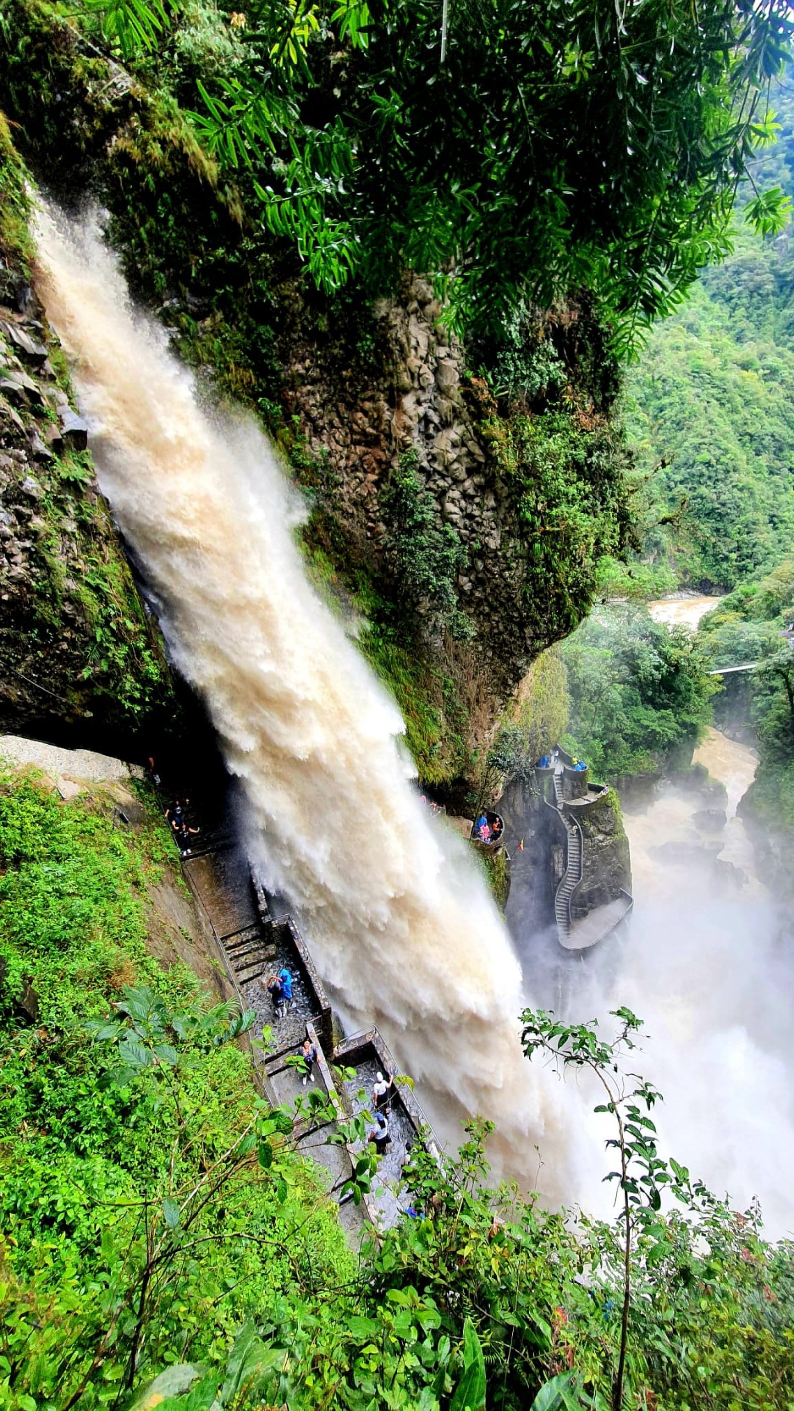 Why Is Baños Ecuador So Popular? 15 Reasons Travelers Love This Amazing Destination