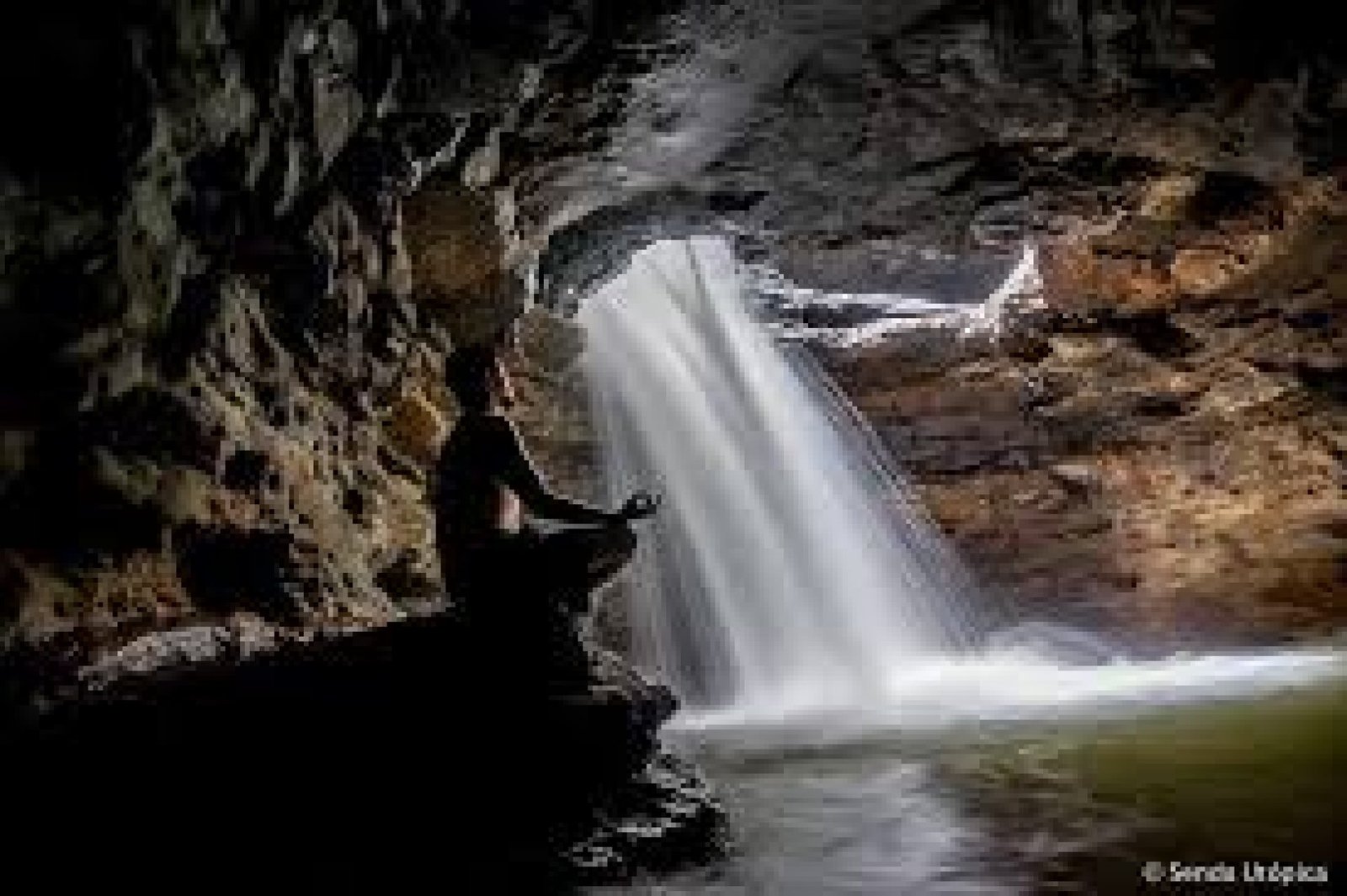 La Magia del Cañón del Chanchán: Un Tesoro Escondido de la Costa Ecuatoriana