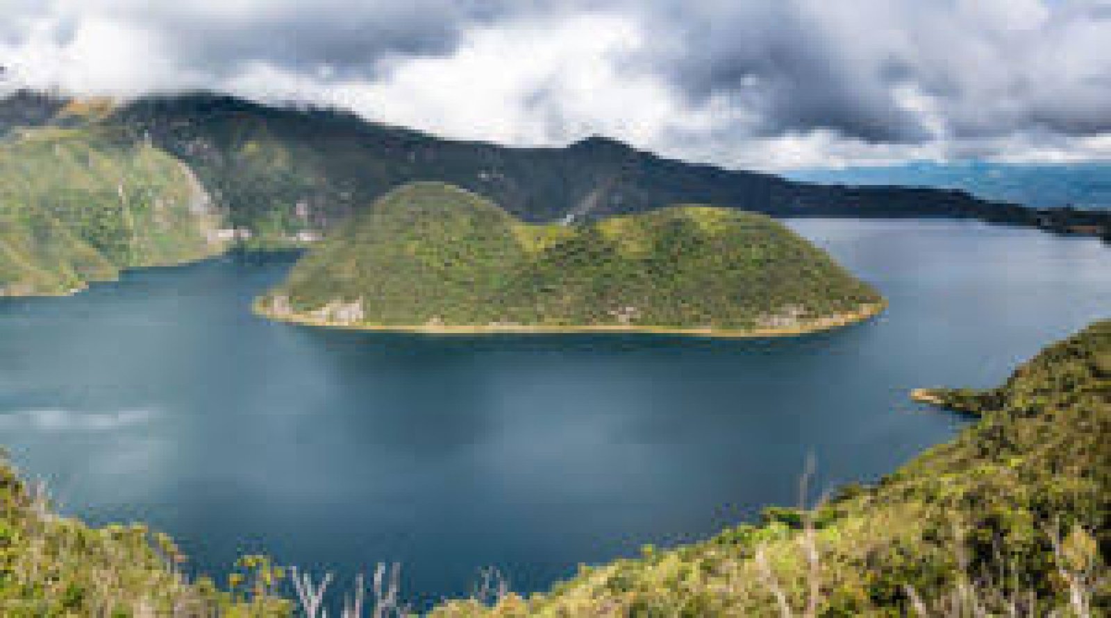 Las Lagunas Encantadas de Carchi: Naturaleza en Estado Puro