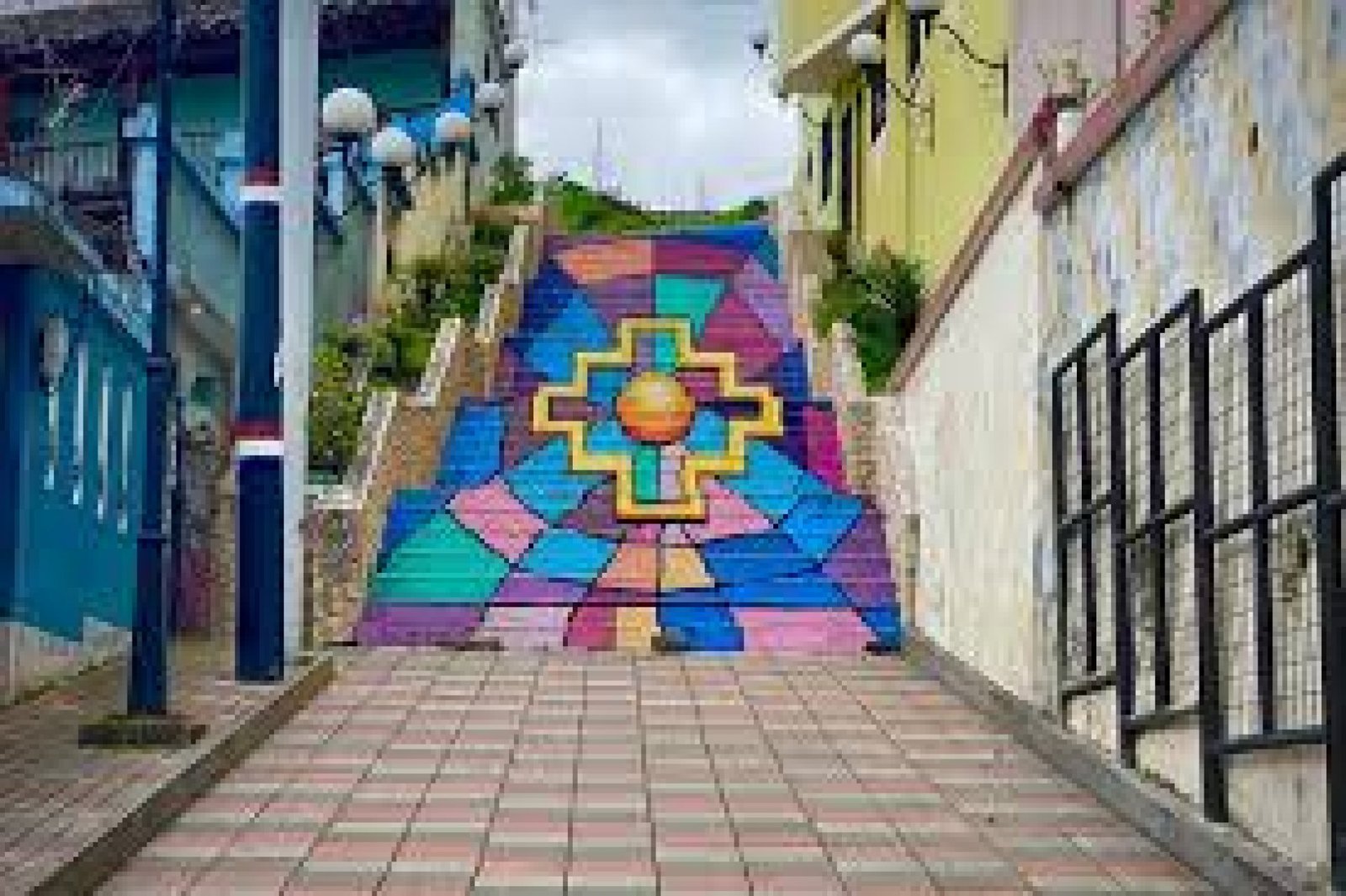 The Mural Route in Guaranda: Art and Culture in the Heart of the Andes