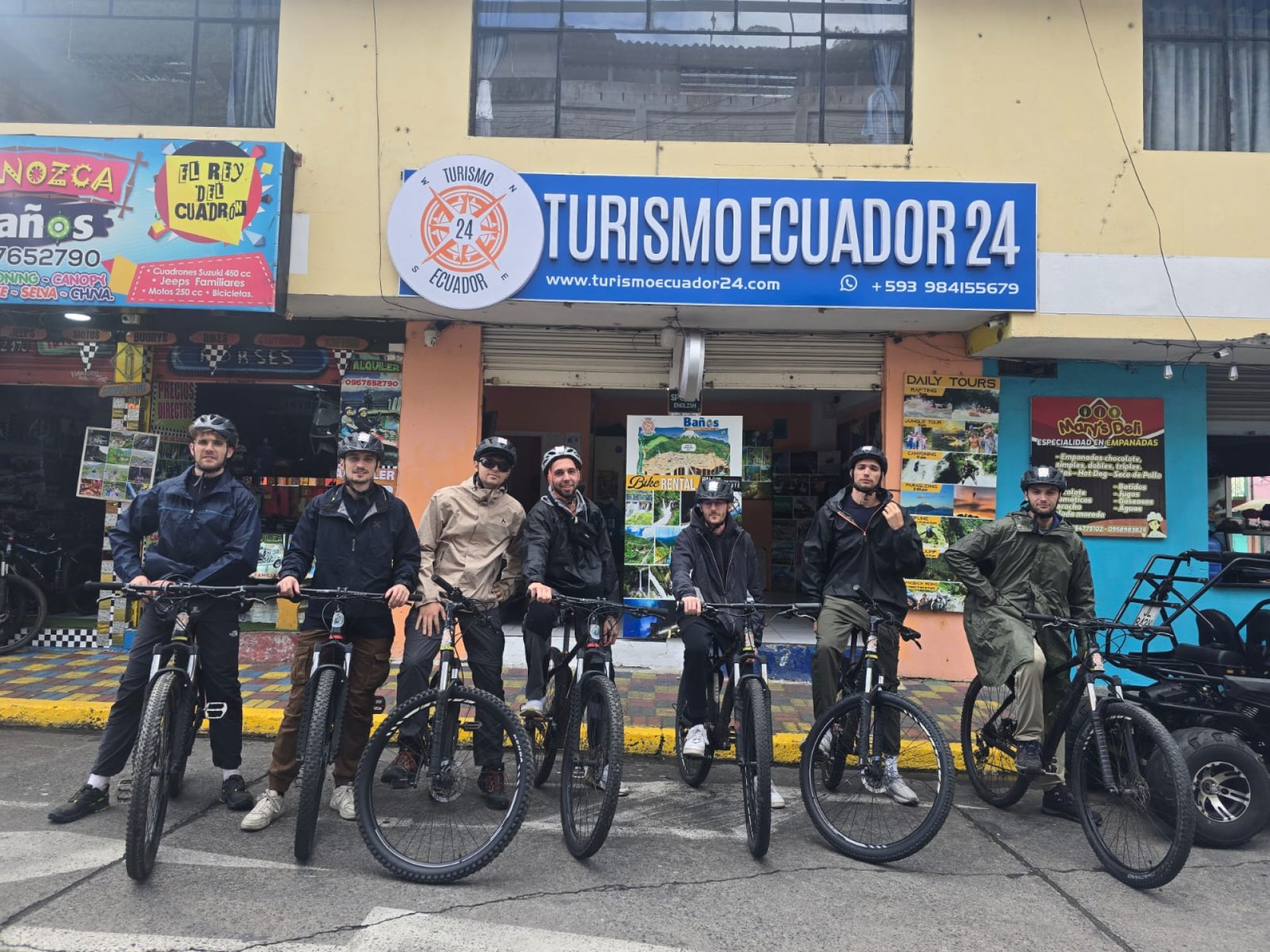 Waterfalls route to Pailon del Diablo by bike - Banos Ecuador