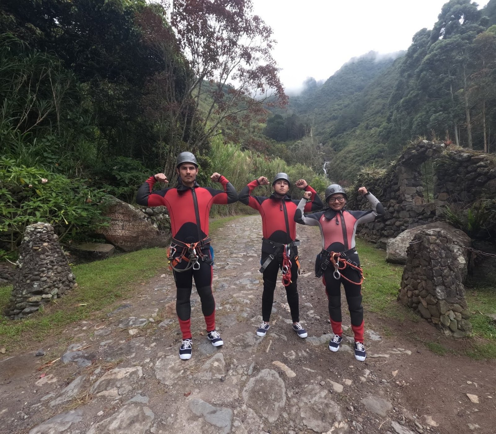 Canyoning Chamana Baños Ecuador
