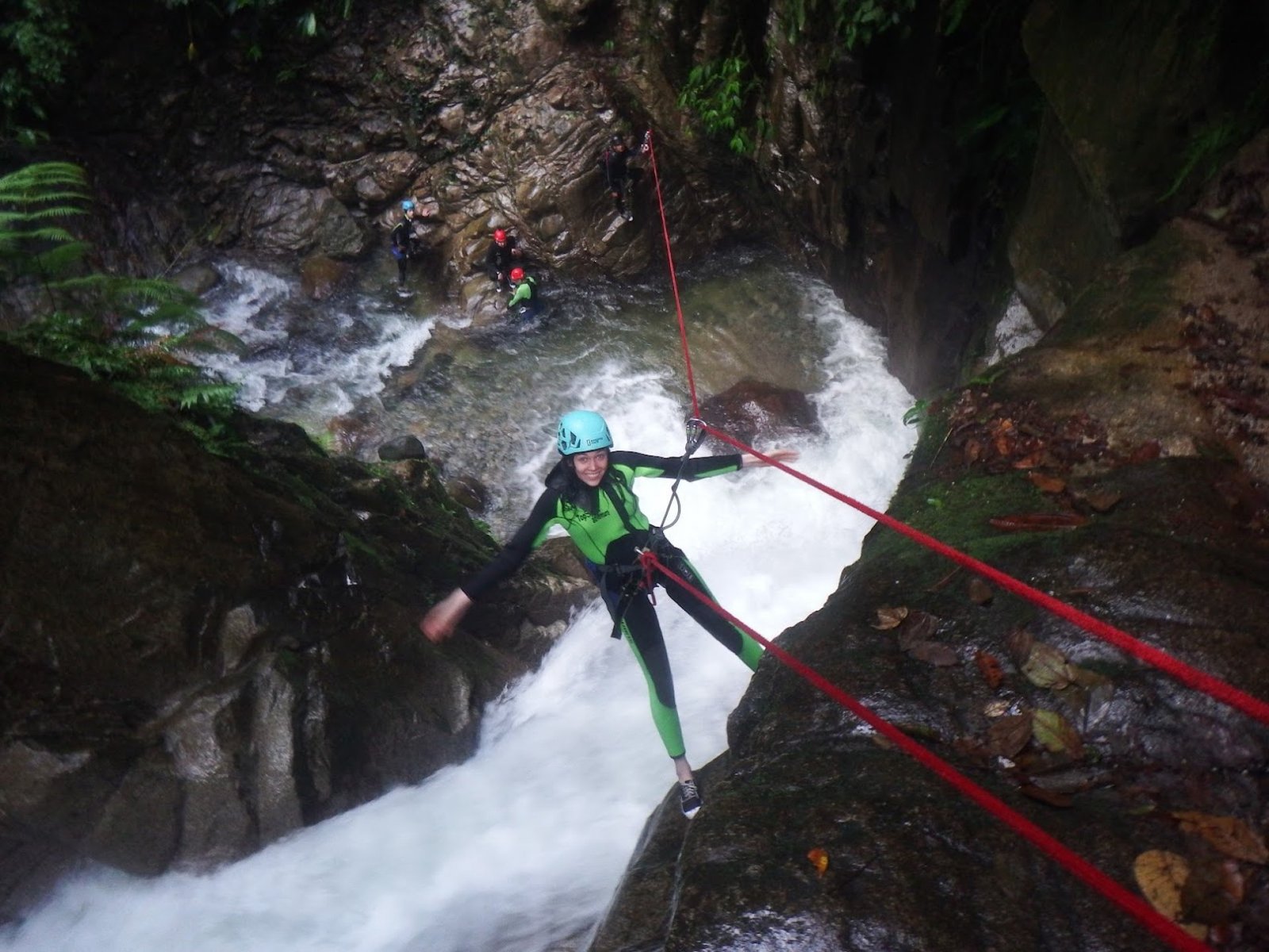 Canyoning Río Blanco Baños Ecuador