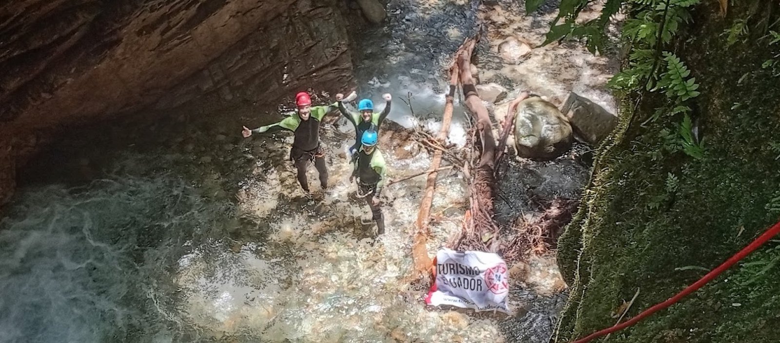 Canyoning in Casahurco Baños Ecuador