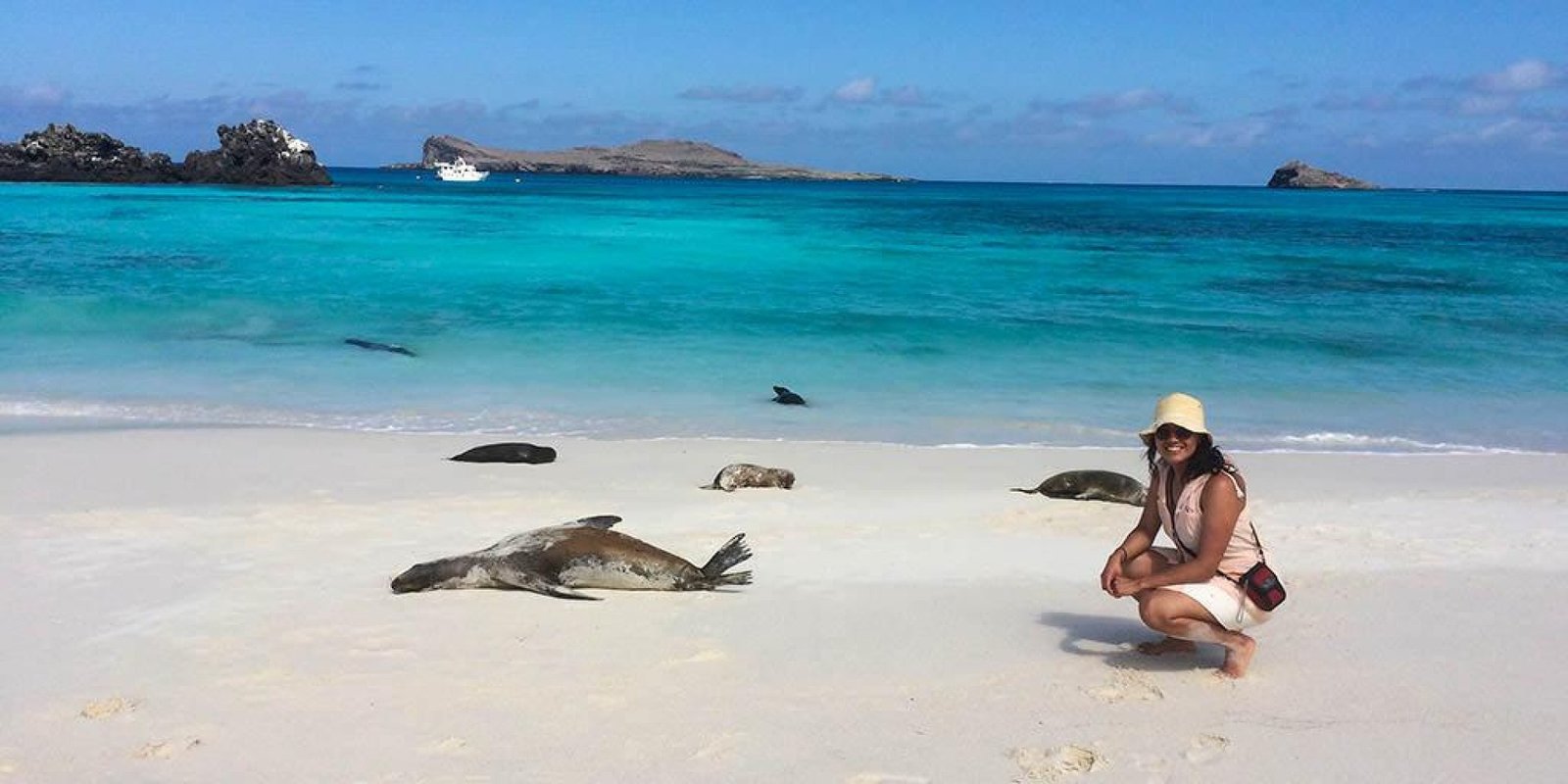 Tour Isla Española Galápagos – Punta Suárez & Gardner Bay