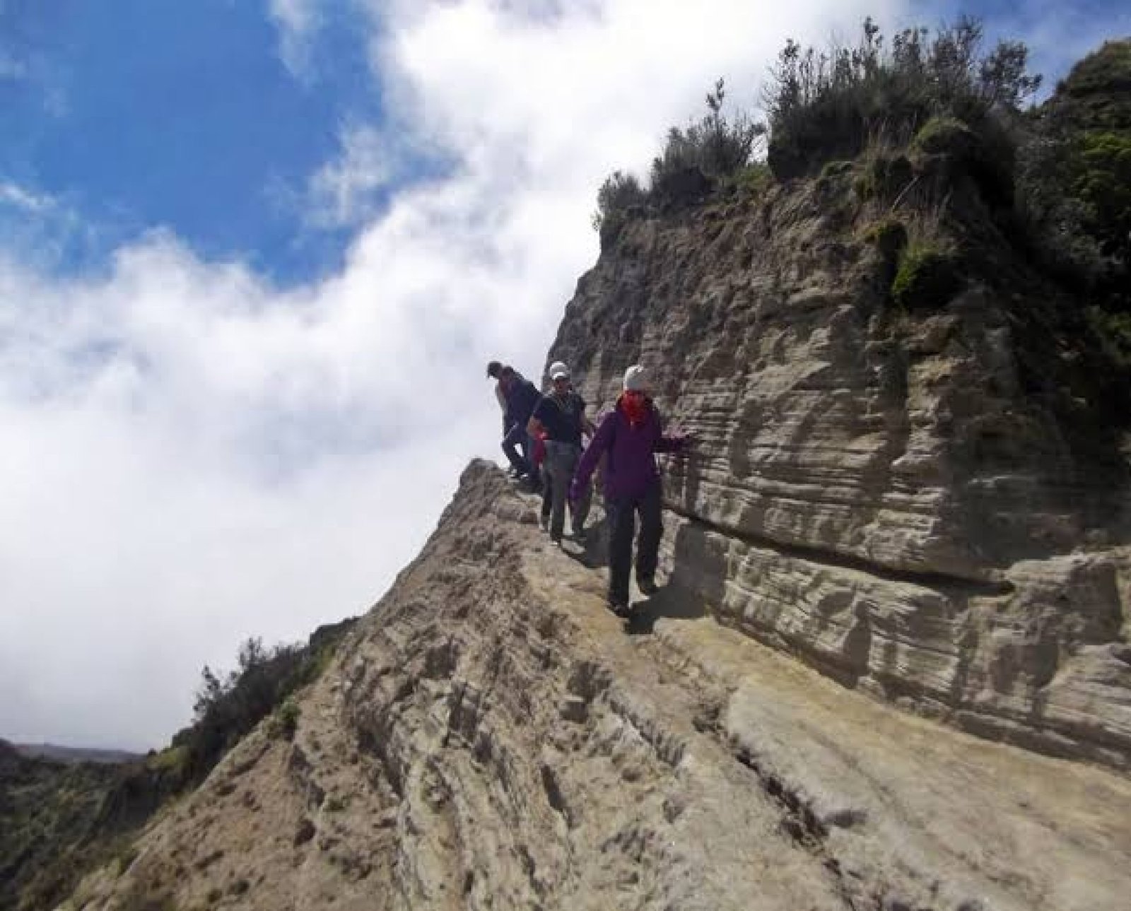 Tour Privado Quilotoa Loop 5 Días | Trekking en los Andes de Ecuador
