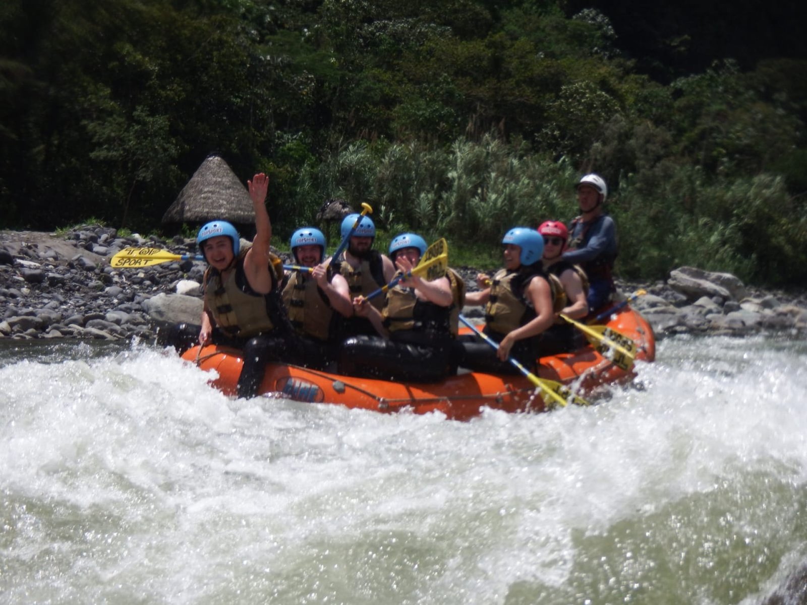Rafting in Baños Ecuador – Pastaza River (Class III–IV)
