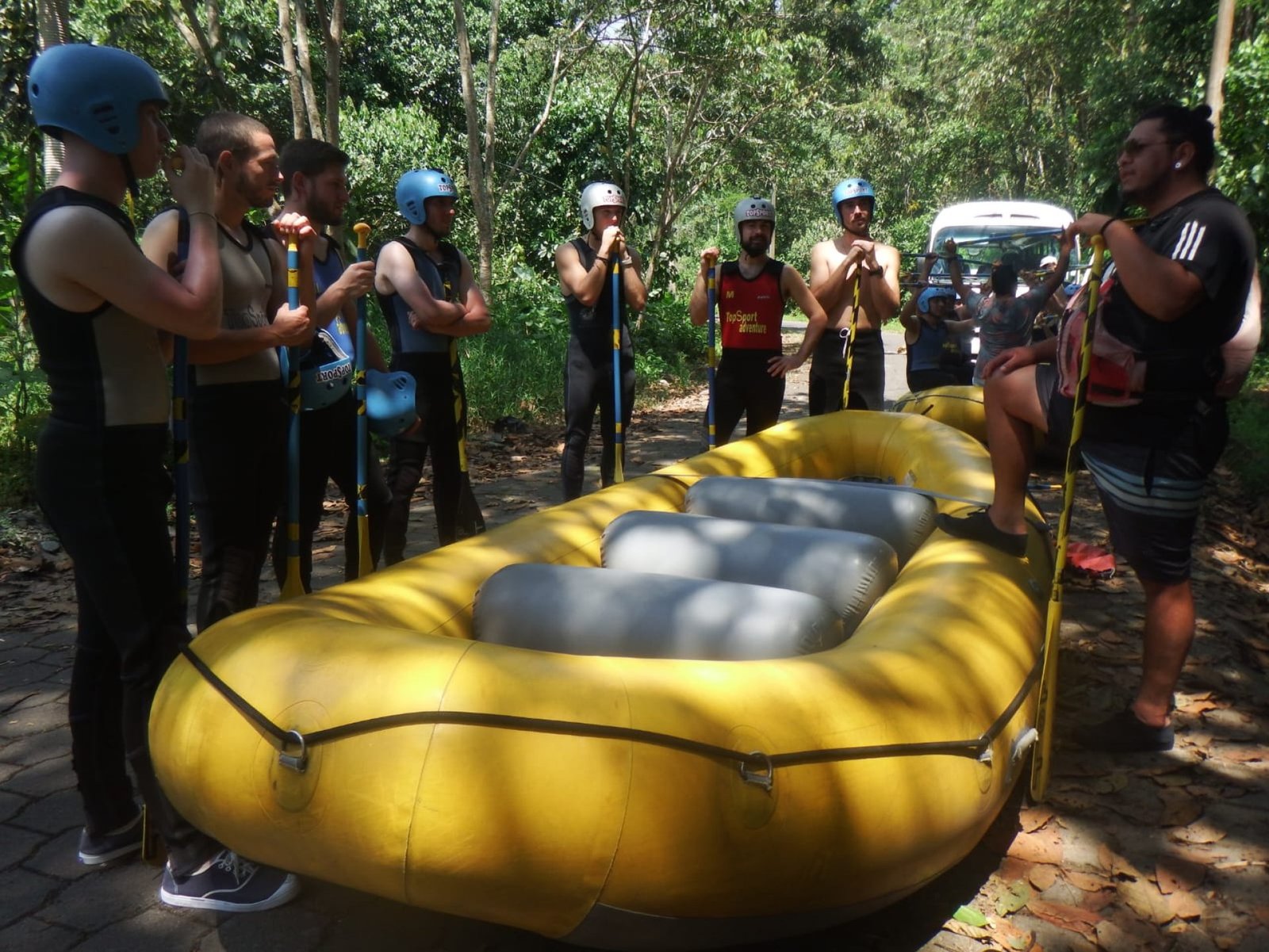 Rafting in Baños Ecuador – Pastaza River (Class III–IV)