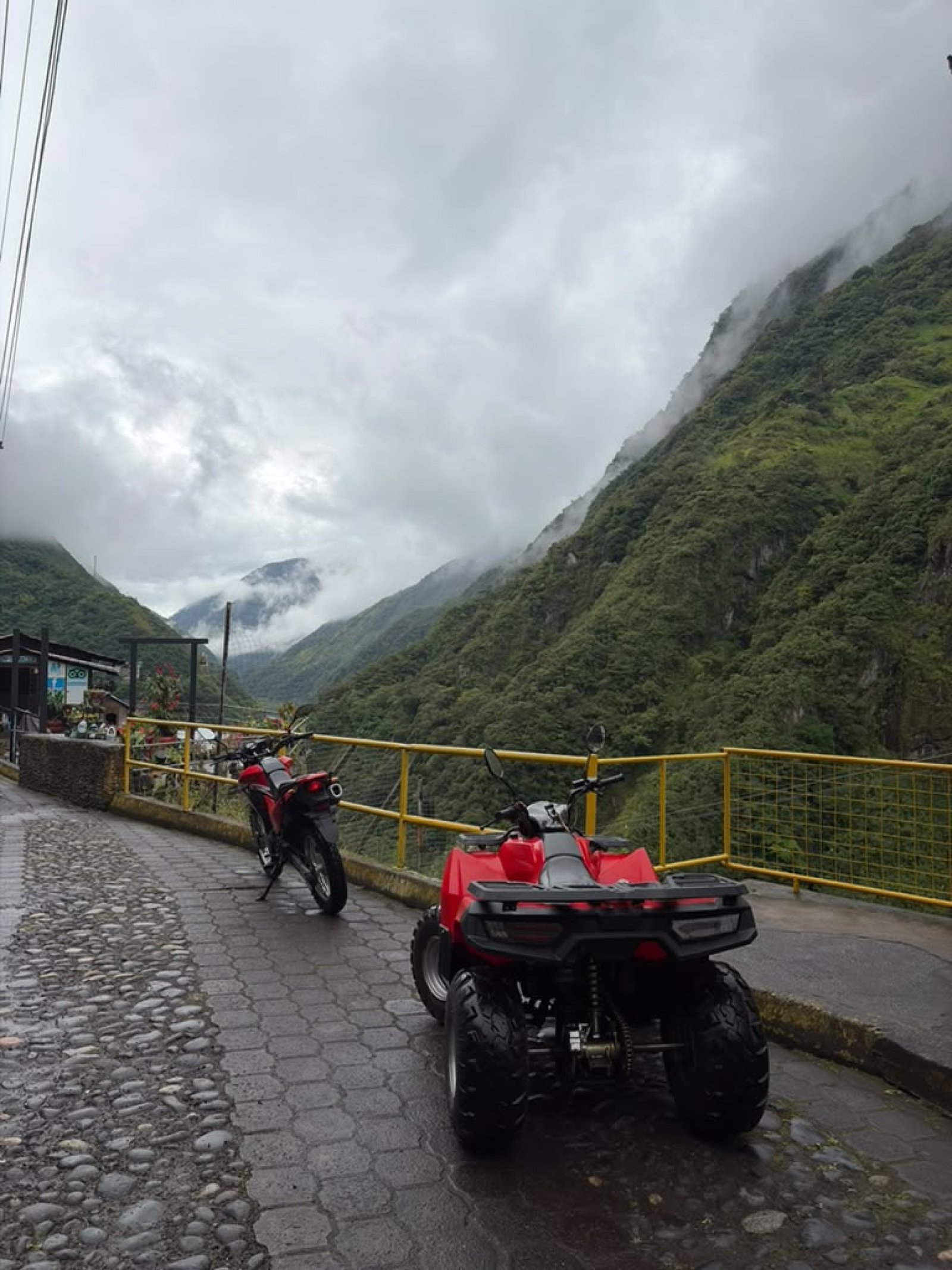 Tour 8 Cascadas en Quad en Baños | Experiencia Completa de 5 Horas en Ecuador
