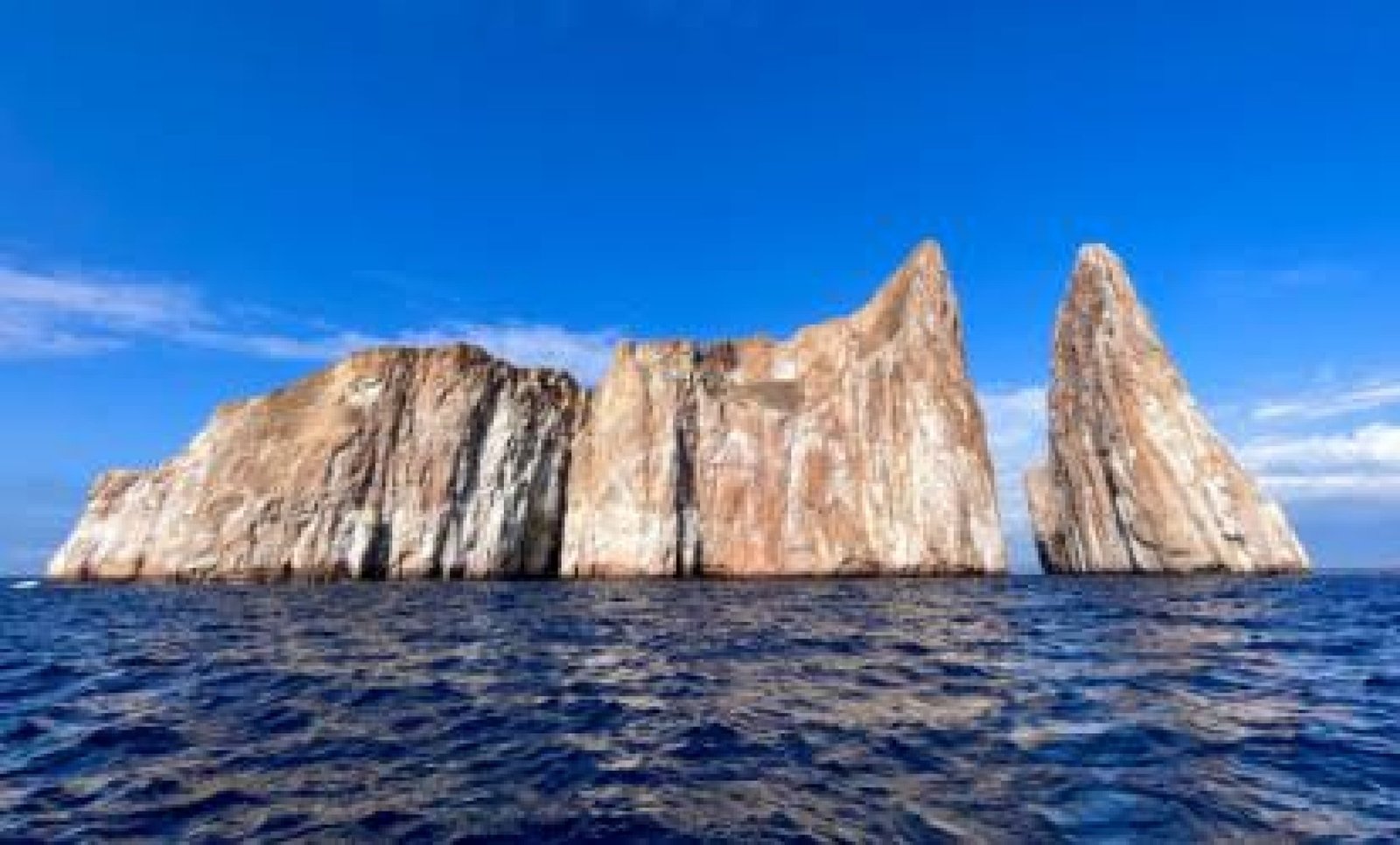 Tour Leon Dormido & Cerro Brujo – Snorkeling con Tiburones y Tortugas en San Cristóbal